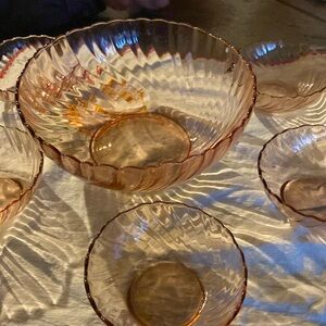 Vintage ARCOROC France Pink Swirl Glass Serving Bowl / Glass Bowl / Fruit Bowl